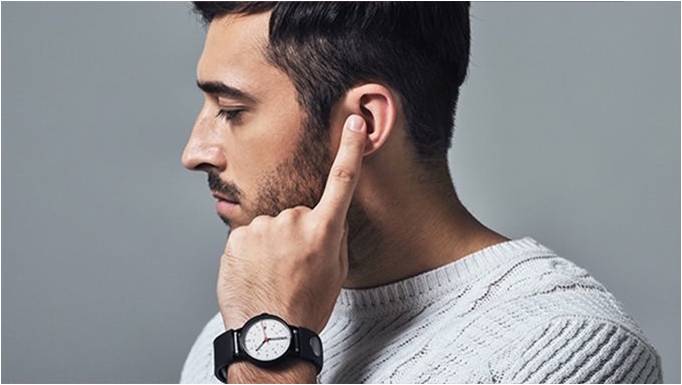 年度最帥打電話姿勢(shì)就此誕生！